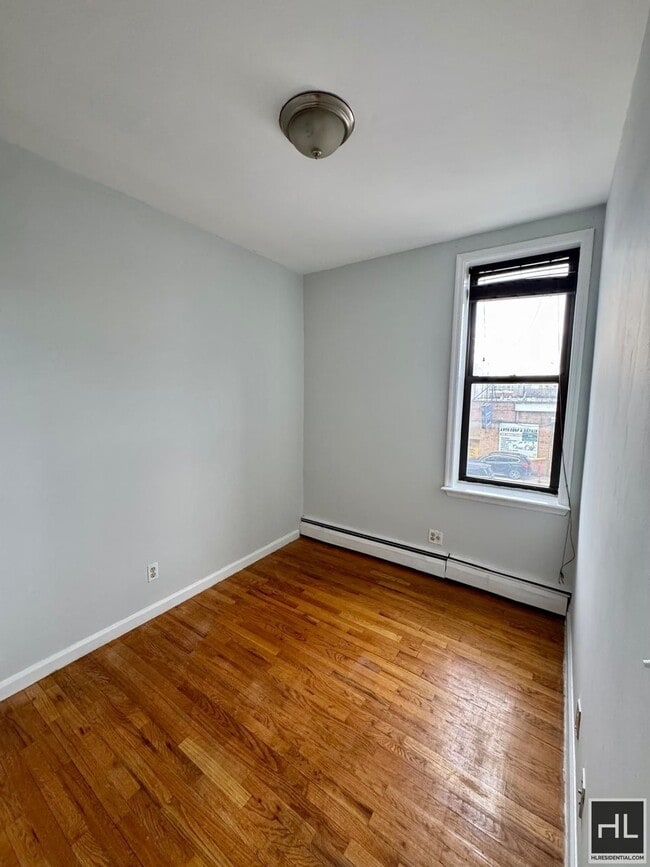 Building Photo - 36 AVENUE
