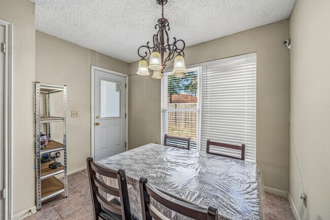 Foto del edificio - 9915 Villa Verde Dr