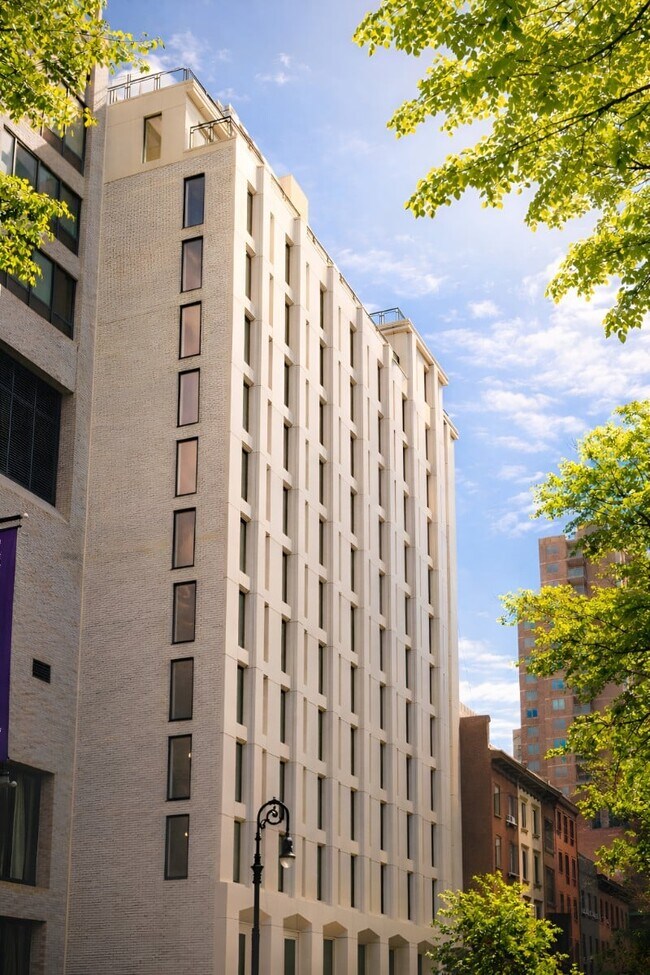 Building Photo - 313 E 17th St