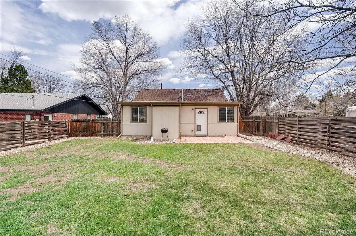 Foto del edificio - 4 bed ranch next to DU