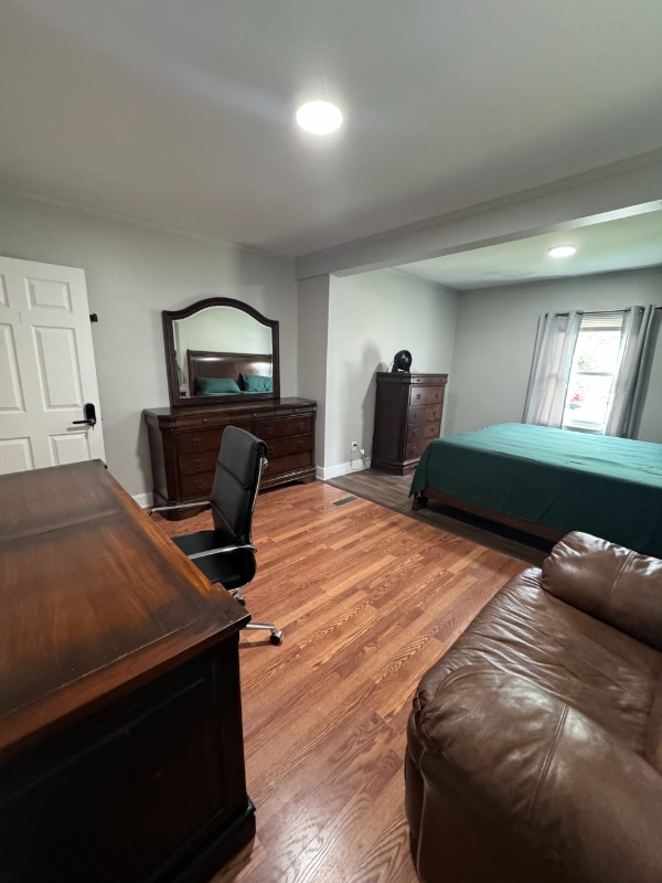 Building Photo - 805 E Taylor St