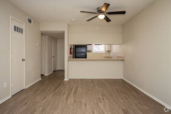 2HAB, 1,5BA - 737SF - Boulevard Apartment Homes