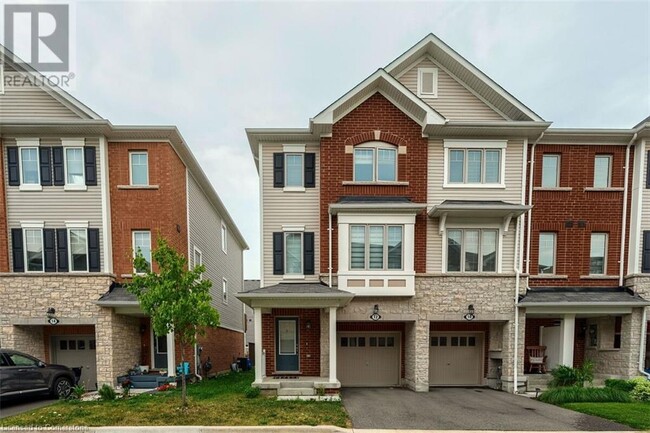 Building Photo - 12 Rapids Ln