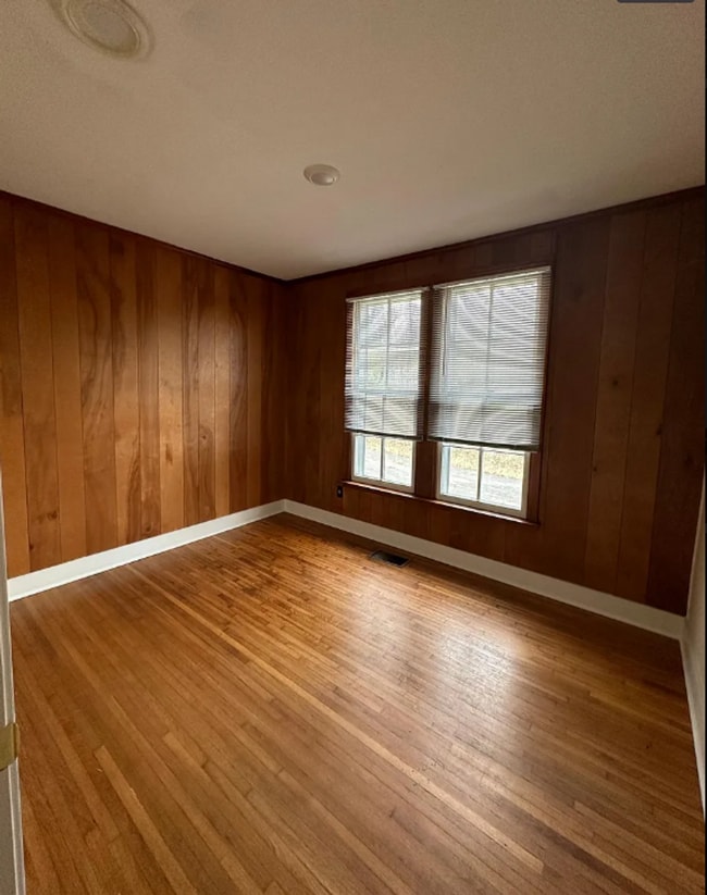 Foto del edificio - Freshly Painted 4 Bedroom Home
