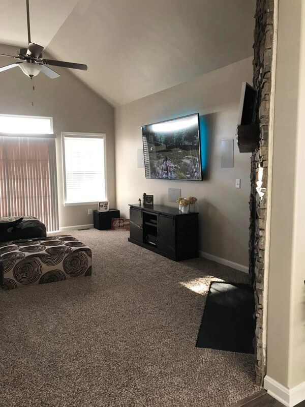 Foto del edificio - 74 Spring Dale Ln