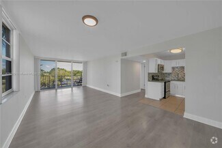 Building Photo - 13120 SW 92nd Ave