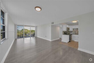 Building Photo - 13120 SW 92nd Ave