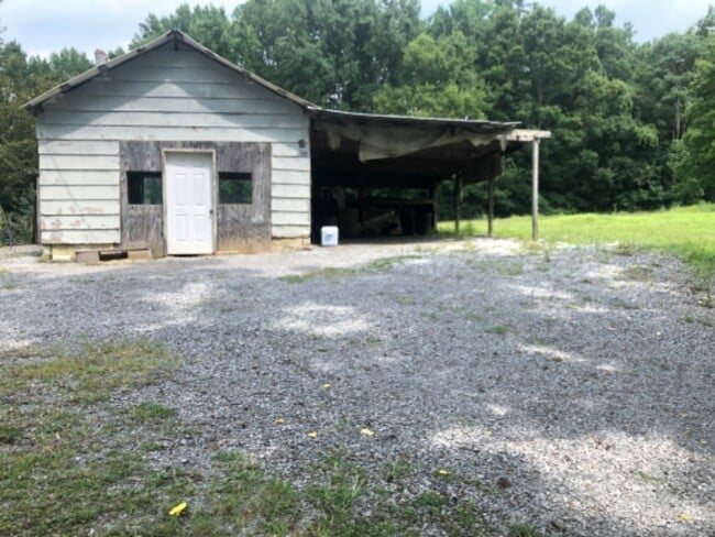 Building Photo - 864 Jess Town Ln