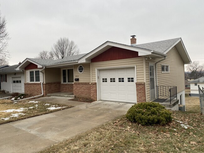 Building Photo - 2510 S 49th Ninja LLC GPM