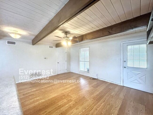 Building Photo - 1-Bedroom, 1.5-Bathroom Home with Modern A...