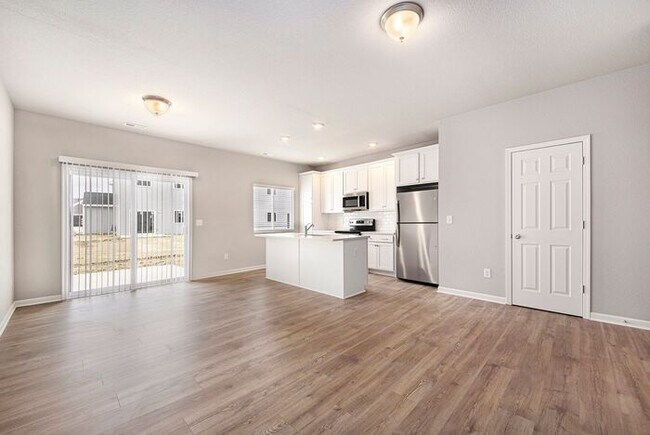 Building Photo - 3514 Welden Dr SW