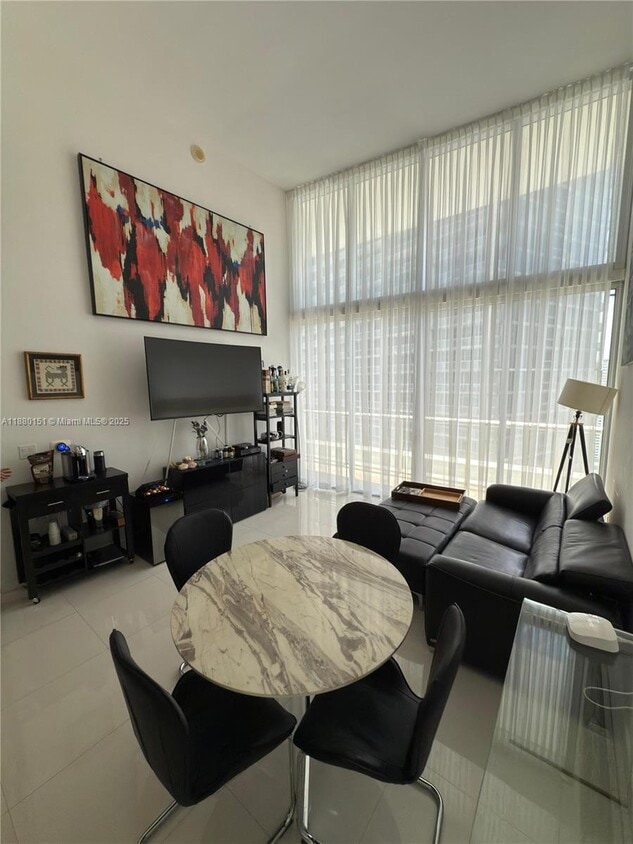 Foto principal - 475 Brickell Ave