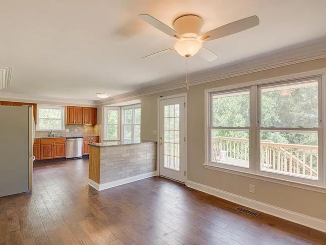 Foto del edificio - 4206 Highwood Dr