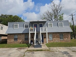 Building Photo - 1500 Oleander