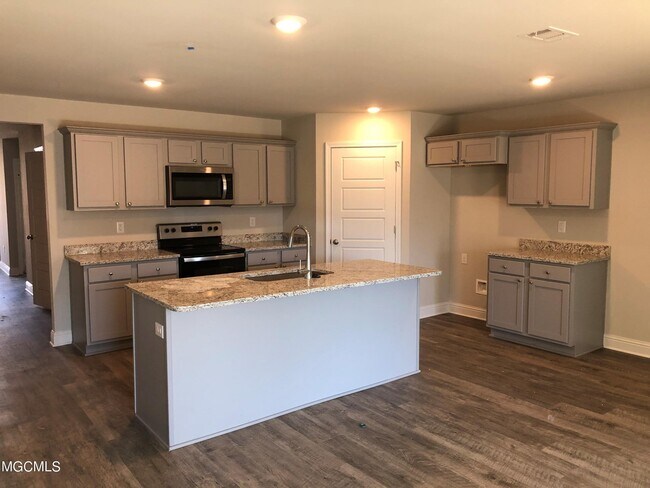 Foto del edificio - 6578 Eastland Cir
