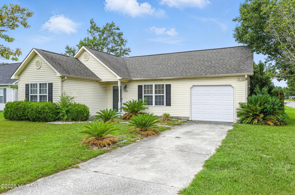 Foto principal - 2431 White Rd
