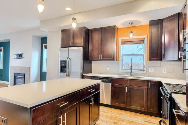 Foto del edificio - 3 Bedroom townhome in Denver