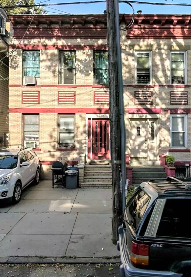 Foto del edificio - 1784 New York Ave