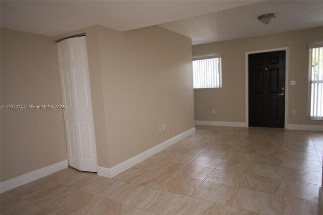 Foto del edificio - 479 NW 19th St