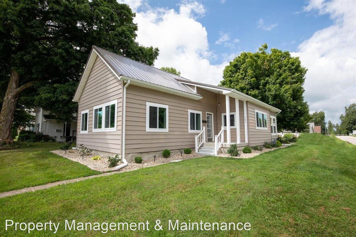 3 br, 1 bath House 200 W Broadway St House Rental in Argos, IN