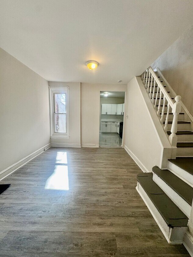 Foto principal - 894 Farson St
