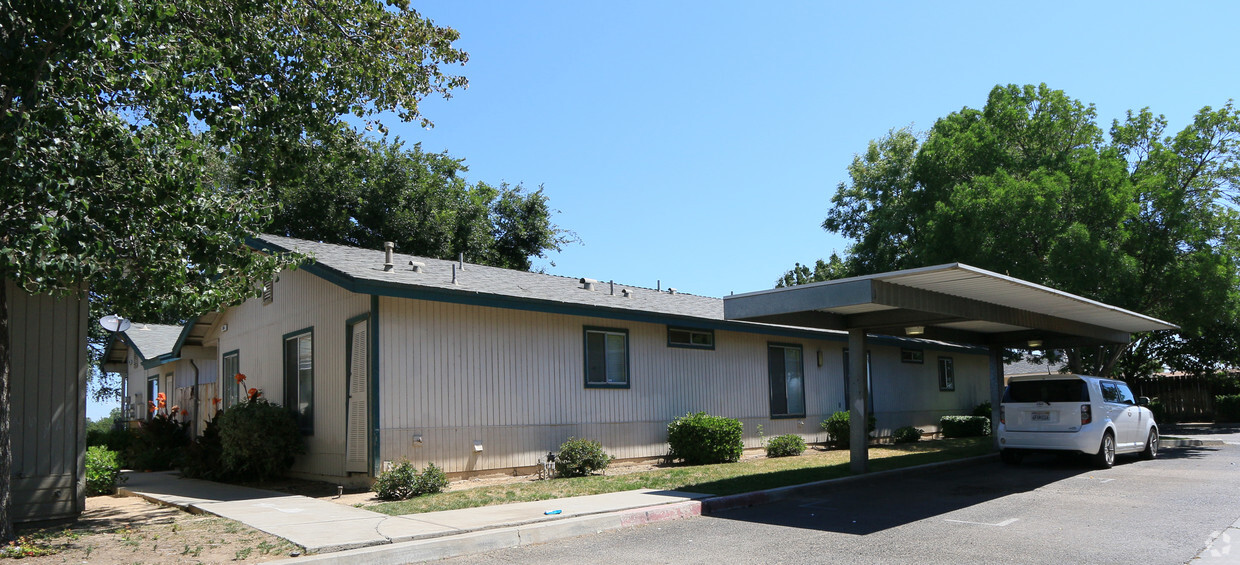 Building Photo - 3259 W Clinton Ave