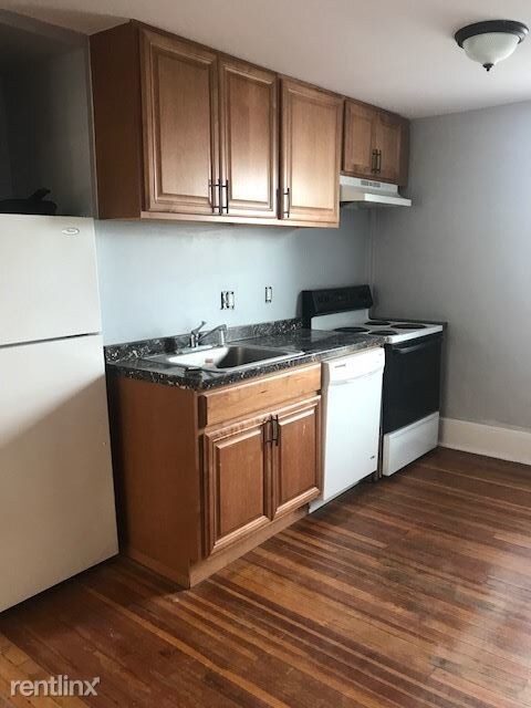 2 br, 1 bath - 30 Home St 1r - 2 br, 1 bath  - 30 Home St 1r