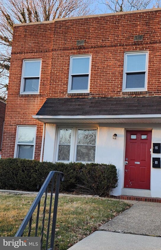 Primary Photo - 2311 N Broom St