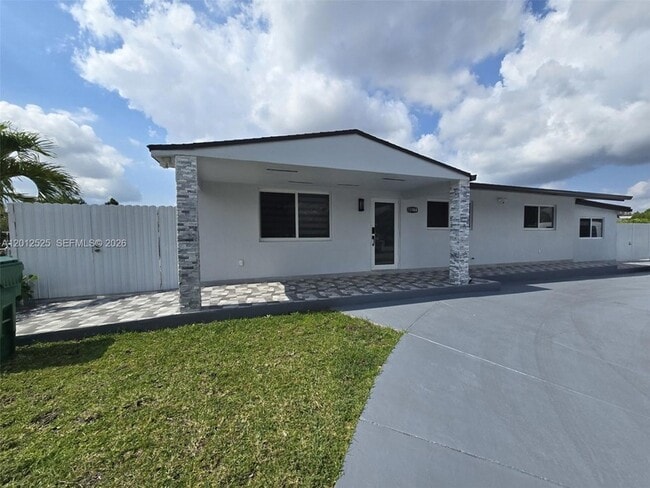 Photo - 11984 SW 195th St House