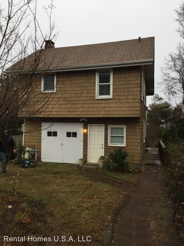 Primary Photo - 208 66th St