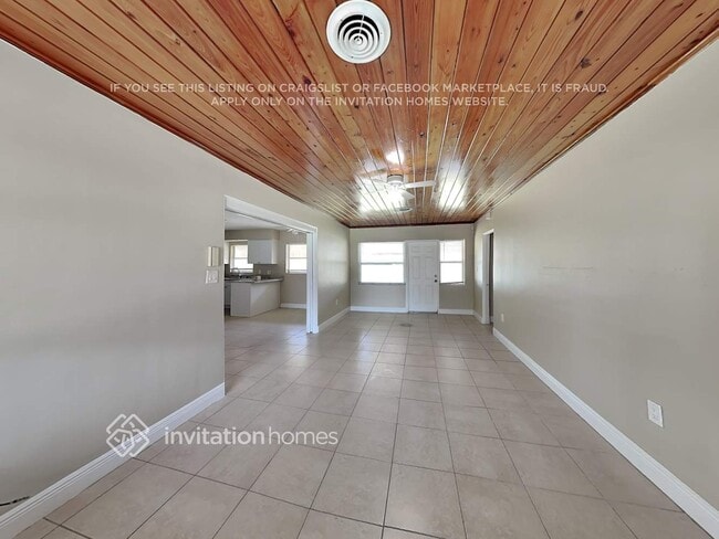 Building Photo - 2808 4th St E