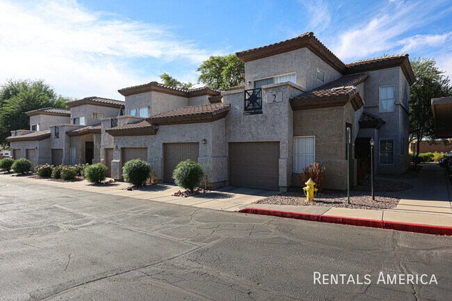 Foto del edificio - Spacious 1 Bedrm End Unit w Garage!