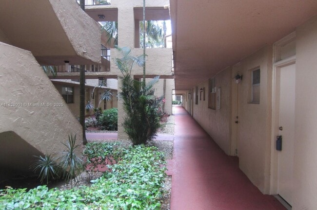 Building Photo - 406 NW 68th Ave