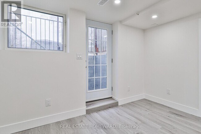Building Photo - 226 Pleasant Ave