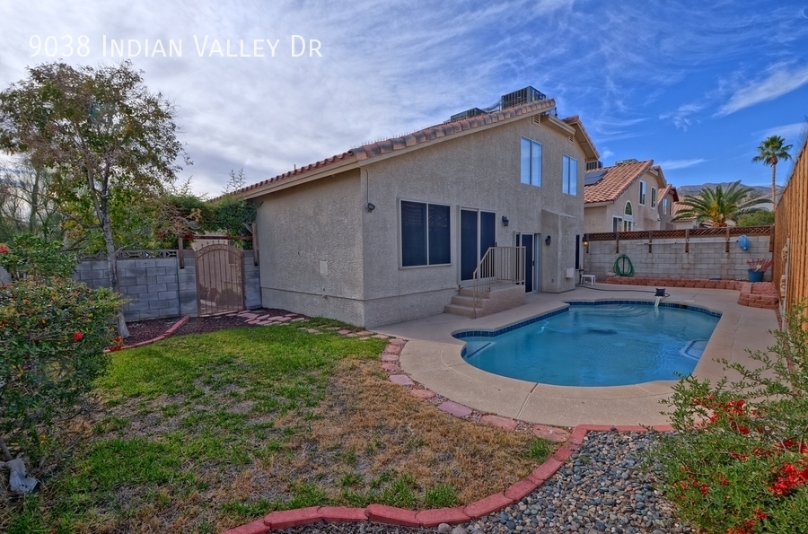 Foto principal - 9038 Indian Valley Dr