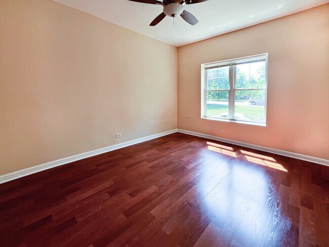 Foto del edificio - 2233 N Kedzie Blvd