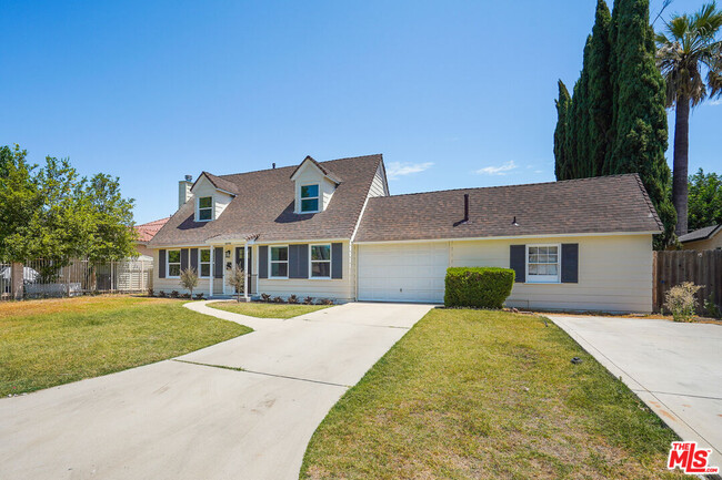 Building Photo - 6648 Peach Ave