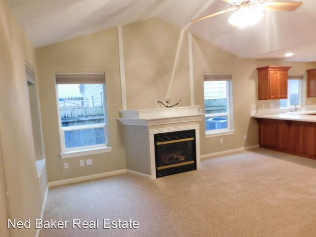 Building Photo - 3 br, 2 bath House - 7672 Trebber St. NE