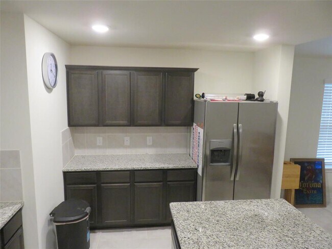 Foto del edificio - 1205 Meadow Creek Dr