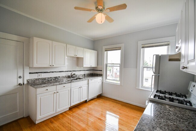 Foto del edificio - 1748 N Shore Rd