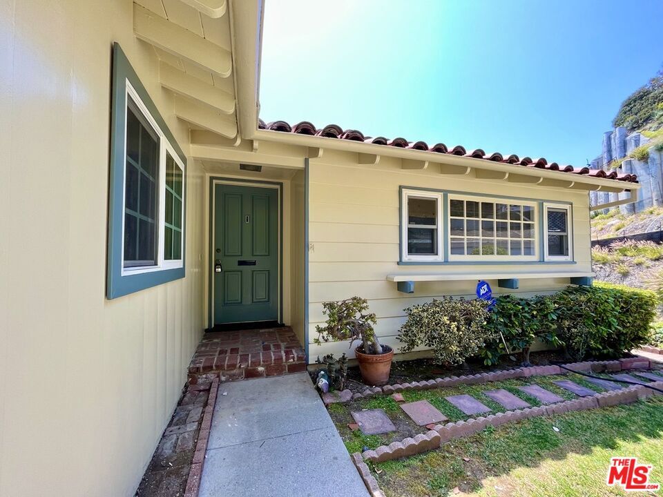 17748 Revello Dr, Los Angeles, CA 90272 House Rental in Los Angeles