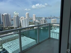 Building Photo - 950 Brickell Bay Dr
