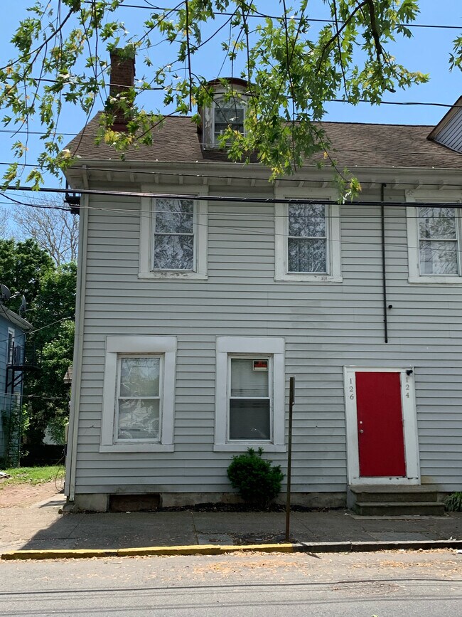 Building Photo - 126 Garden St