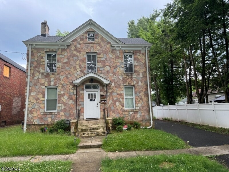Primary Photo - 437 Parkside Rd