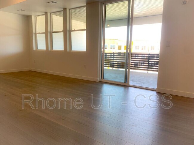 Building Photo - 8358 Sky Mirror Ln