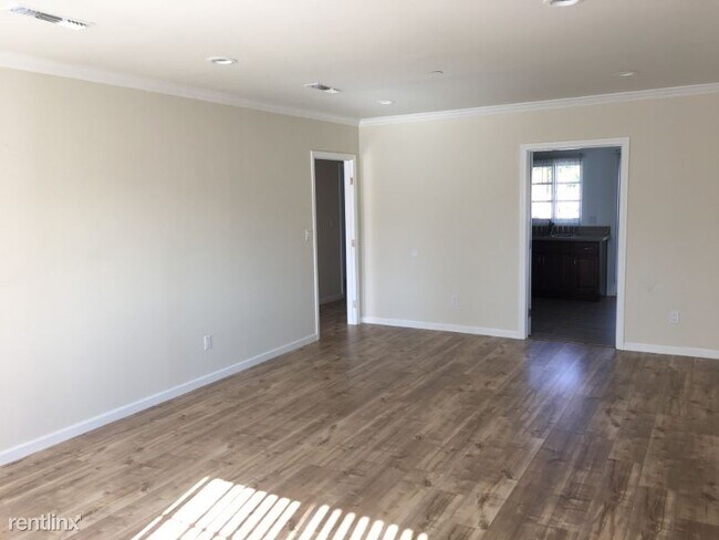 Building Photo - 1 br, 1 bath House - 1204 E Maple St