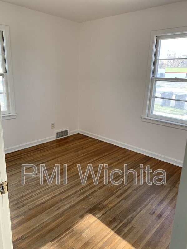 Foto del edificio - 6154 E Harry St