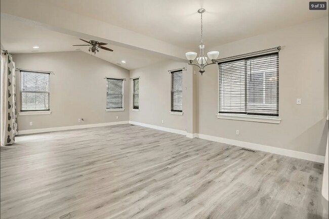 Foto del edificio - 10535 Rutledge St