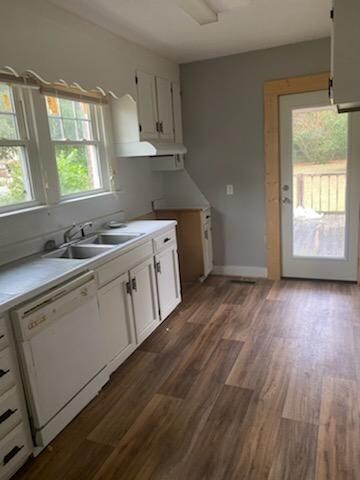 Building Photo - 312 E Camellia Dr