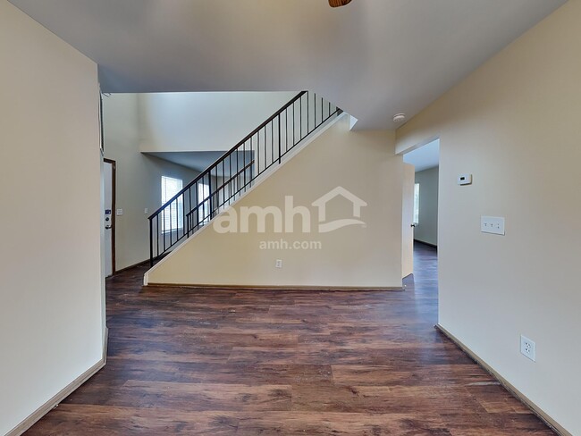 Building Photo - 21261 W Creston Ct